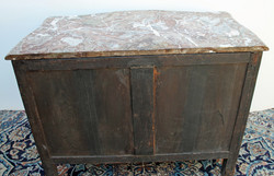Derrire commode